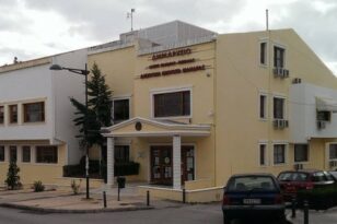 Μάνδρα: Αντιδήμαρχος χτύπησε γυναίκα μέσα στο δημαρχείο και την έστειλε στο νοσοκομείο