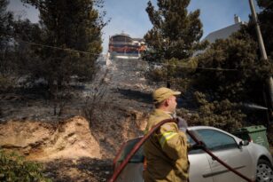 Φωτιά στη Βούλα: 5.000 στρέμματα κάηκαν - «Μπαλάκι οι ευθύνες» - ΒΙΝΤΕΟ