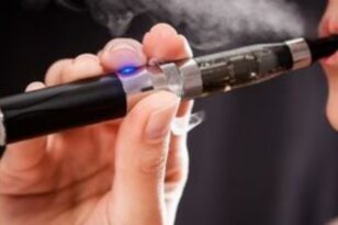 Πόσο αυξάνει το ηλεκτρονικό τσιγάρο τον κίνδυνο σοβαρής Covid-19 στους νέους;