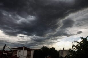«Αγριεύει» και πάλι ο καιρός: Νέες βροχές και καταιγίδες την Τετάρτη - Πού θα ρίξει χαλάζι