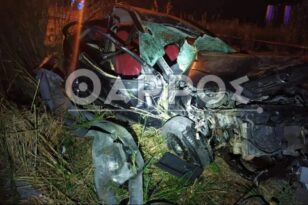 Καλαμάτα - Ένας νεκρός από τροχαίο: Αυτοκίνητο καρφώθηκε στο στηθαίο - ΦΩΤΟ