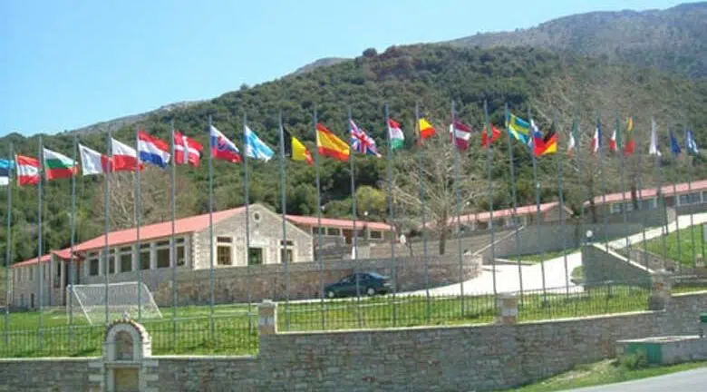 Ιερά Μητρόπολη Καλαβρύτων και Αιγιαλείας: Επαναλειτουργεί το «Διεθνές Κέντρο Φιλοξενίας Νέων 