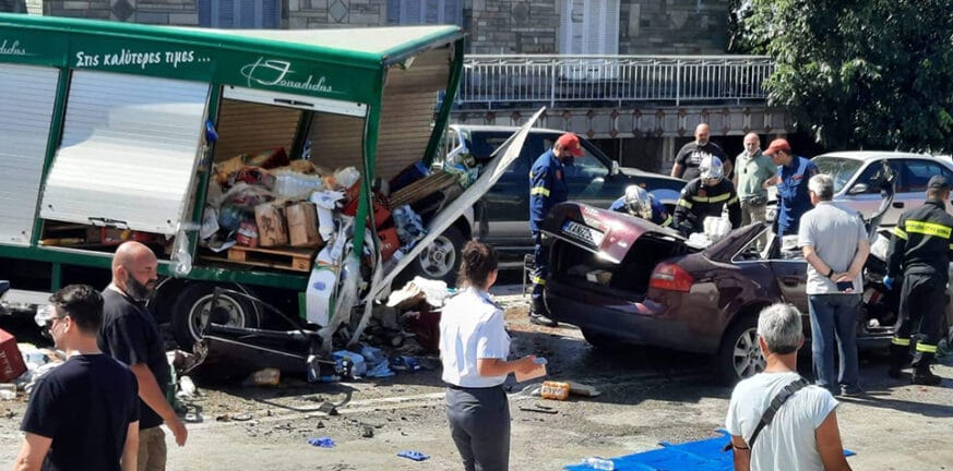 Τραγωδία στη Καβάλα: Νέο βίντεο καταγράφει την στιγμή της σύγκρουσης - Το Audi κινείται με ιλιγγιώδη ταχύτητα λίγο πριν το μοιραίο