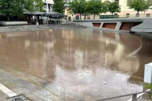 Κοζάνη: Πλημμύρισε η κεντρική πλατεία μετά από σφοδρή καταιγίδα