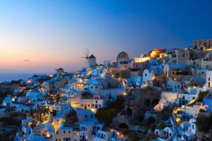 Τουρισμός - Γερμανικός Τύπος: «Απλησίαστες οι διακοπές στην Ελλάδα» - Φθηνότερο το Ντουμπάι από τις Κυκλάδες