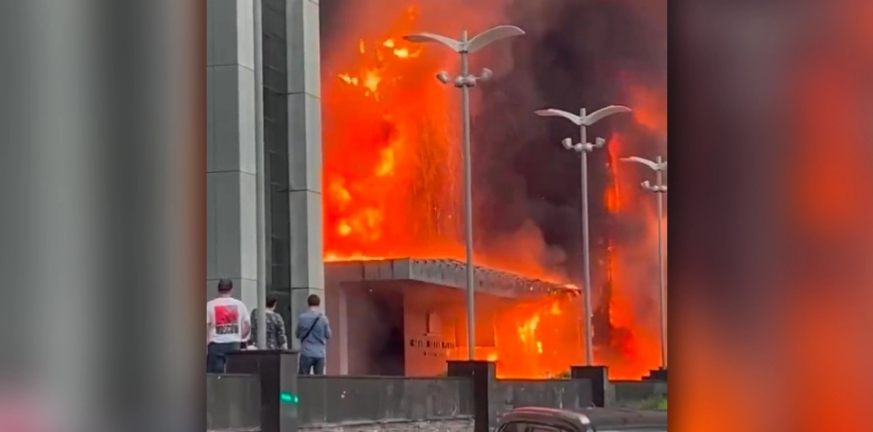 Ρωσία: Φωτιά σε επιχειρηματικό κέντρο στη Μόσχα - Πληροφορίες για 20 εγκλωβισμένους - ΝΕΟΤΕΡΑ