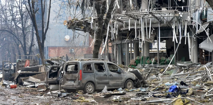 Πόλεμος στην Ουκρανία: Τουλάχιστον 14 νεκροί σε πολυκατοικία από βομβαρδισμό - Ανάμεσα τους παιδιά