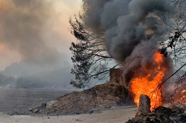 Ηράκλειο: Ξέσπασε φωτιά σε χωράφι - Συναγερμός στην Πυροσβεστική