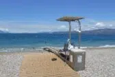 Τοποθετήθηκε το Seatrac στην Πλαζ της Έξω Αγυιάς: Αυτόνομη πρόσβαση στη θάλασσα για άτομα με κινητικά προβλήματα