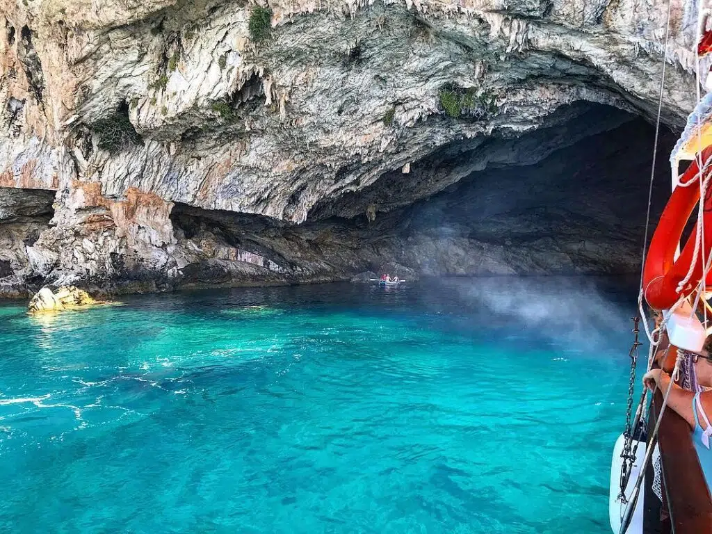 Μεγανήσι: Η «ήρεμη δύναμη» του Ιονίου, γιατί να το επισκεφθείς τώρα