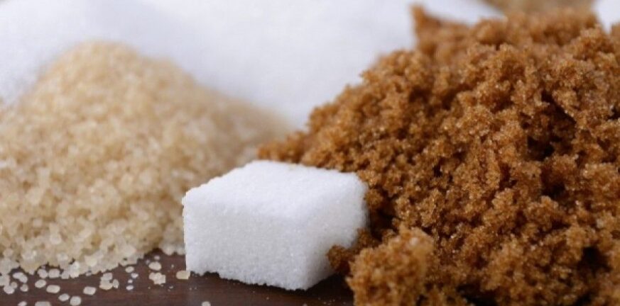 Καστανή ή σκούρα ζάχαρη - Ποια η διαφορά για την υγεία μας;