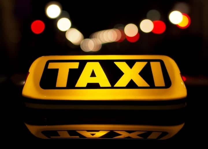 Φρίκη στη Ρόδο: Αγγλίδα τουρίστρια κατήγγειλε ασέλγεια μέσα σε ταξί
