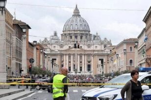 Βατικανό: Οδηγός δεν σταμάτησε σε έλεγχο των καραμπινιέρων και προσπάθησε να τους εμβολίσει