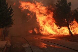 Φωτιά στη Πεντέλη: Παραδόθηκαν στις φλόγες 20.350 στρέμματα - Ξεκίνησαν οι αυτοψίες - Βελτιωμένη η εικόνα σε Μέγαρα και Σαλαμίνα