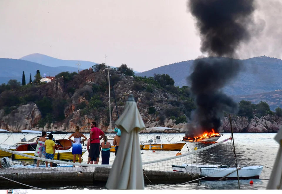 Έκρηξη σκάφους στο Τολό Αργολίδας: Δύο γυναίκες τραυματίστηκαν ΦΩΤΟ - ΒΙΝΤΕΟ