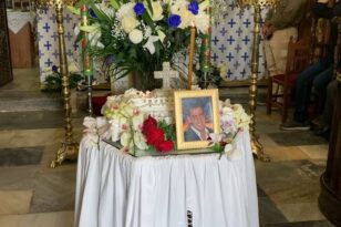 Τζώρτζης Μονογυιός: Συντετριμμένη η οικογένειά του στο μνημόσυνο έξι μήνες από το θάνατό του ΦΩΤΟ
