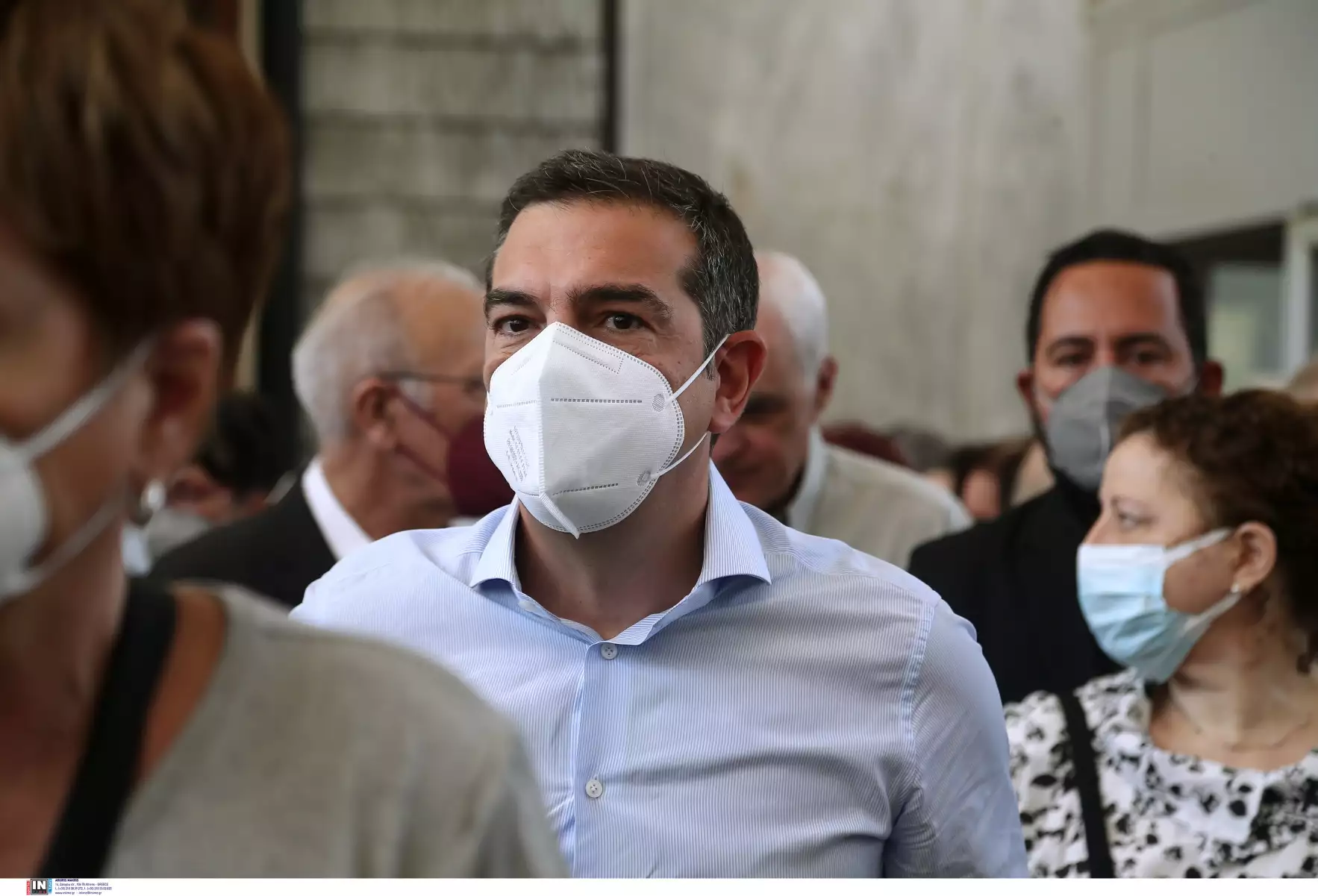 Ηλίας Νικολακόπουλος: Βαρύ το κλίμα στην πολιτική κηδεία στο Α’ νεκροταφείο - Έντονη η συγκίνηση από τον κόσμο που τον τίμησε ΦΩΤΟ