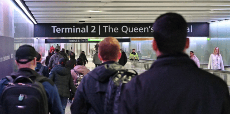 Βρετανία: Το Χίθροου έβαλε ανώτατο όριο καθημερινής εξυπηρέτησης 100.000 επιβατών