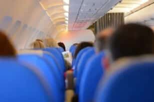 Κρήτη: Πανικός σε πτήση - Μεθυσμένη Βρετανίδα έκανε άνω κάτω πλήρωμα και επιβάτες