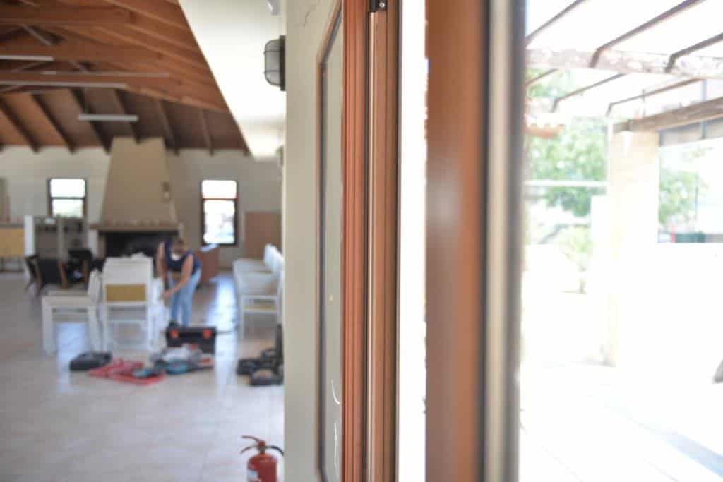 Συνεχίζονται οι εργασίες αποκατάστασης του κτιρίου στην Ιχθυόσκαλα - ΦΩΤΟ