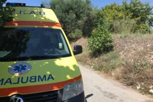 Βόλος: Σοβαρό τροχαίο με δύο τραυματίες - Αυτοκίνητο έπεσε σε χαράδρα 10 μέτρων ΦΩΤΟ