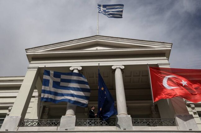 «Να αξιοποιηθεί η υπάρχουσα θετική ατμόσφαιρα» λέει η κοινή δήλωση Ελλάδας - Τουρκίας