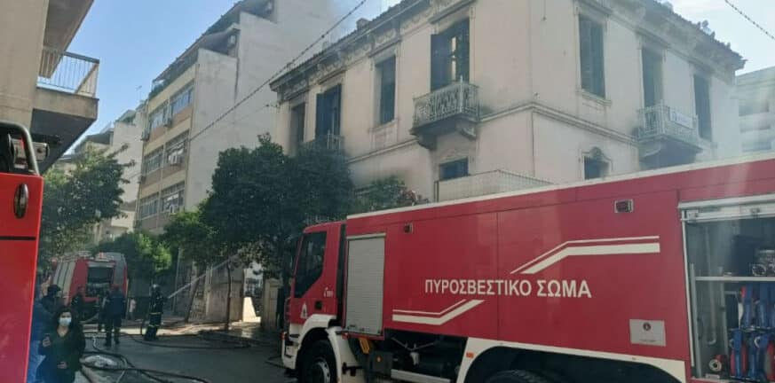 Θεσσαλονίκη: Έπιασε φωτιά σε ταράτσα πολυκατοικίας ΦΩΤΟ - ΒΙΝΤΕΟ