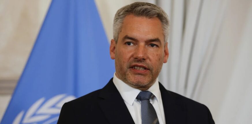 Σάλος με τον Αυστριακό Καγκελάριο: «Με αλκοόλ ή ψυχοφάρμακα θα καταλήξουμε αν δεν ληφθούν μέτρα για τον πληθωρισμό»