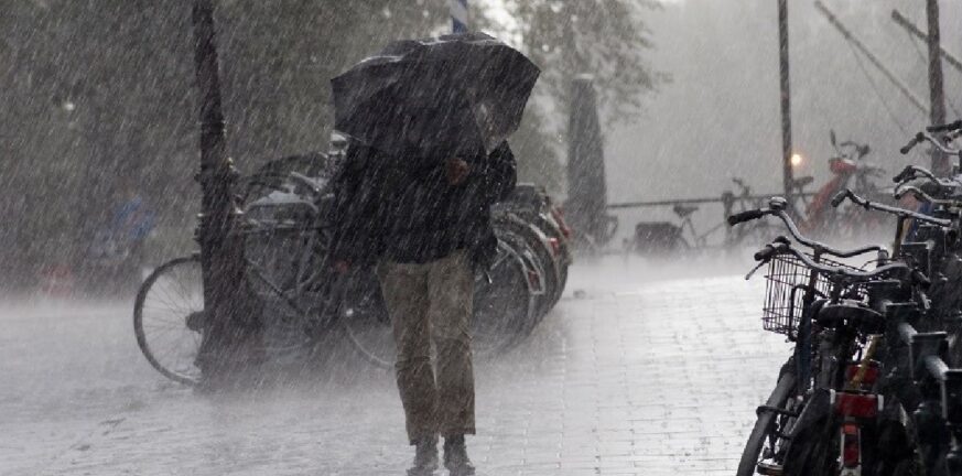Καιρός: Καταιγίδες και χιόνια σήμερα Δευτέρα - Ποιες περιοχές θα επηρεαστούν