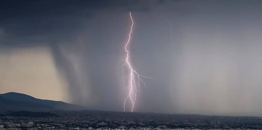 Καιρός - Meteo: Συνεχίζεται η κακοκαιρία - Ποιες περιοχές θα πλήξει με βροχές και καταιγίδες τις επόμενες ώρες