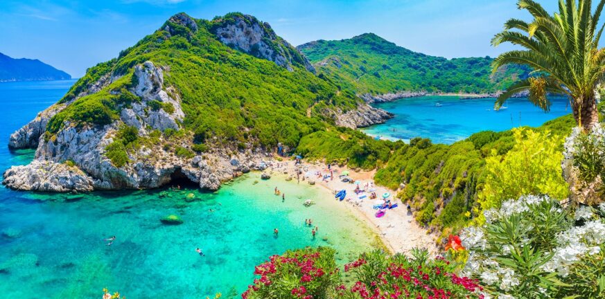 Η διπλή παραλία της Ελλάδας με τα κρυστάλλινα και εξωτικά νερά!