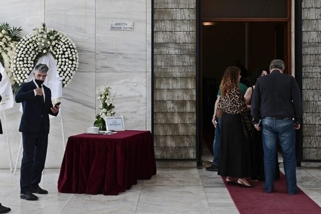 Ηλίας Νικολακόπουλος: Tο τελευταίο αντίο στο Α' Νεκροταφείο