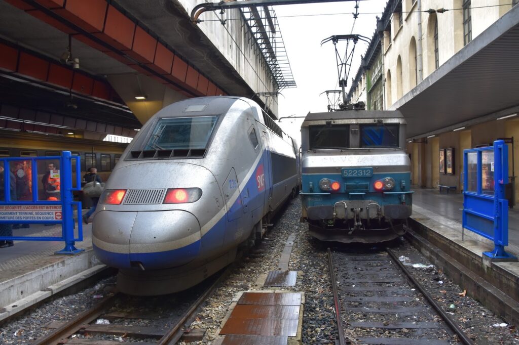 ΕΡΕΥΝΑ: Τα τρένα των ευρωπαϊκών πόλεων... που μοιάζουν στην Πάτρα - ΦΩΤΟ