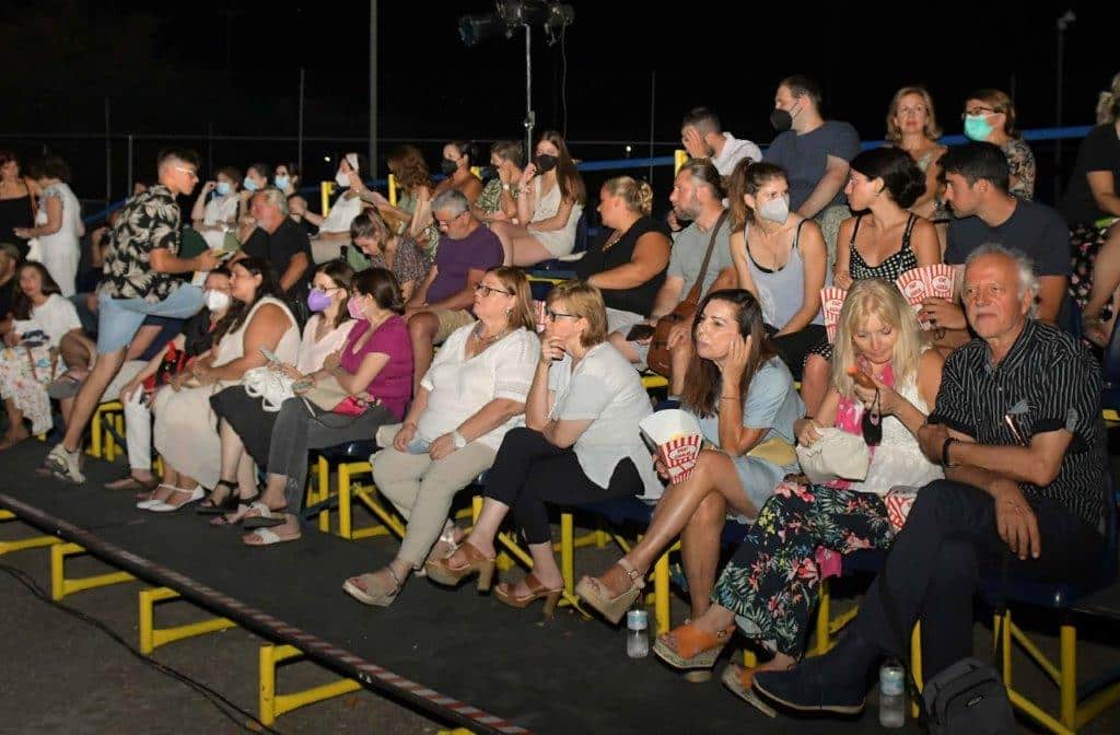 Διεθνές Φεστιβάλ Πάτρας: Κατάμεστο το Δημοτικό Θερινό Θέατρο για τα «Ματωμένα Χώματα» - ΦΩΤΟ