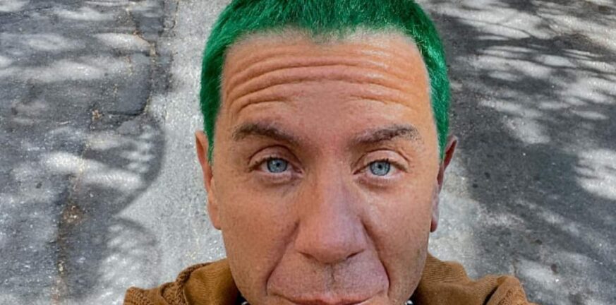 Ο Γιώργος Μαζωνάκης με το πράσινο μαλλί του έρχεται στην Πάτρα!