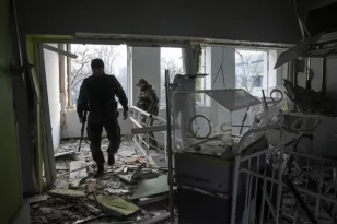 Ουκρανία - Λισιτσάνσκ: Ουκρανικές μονάδες κινδυνεύουν να περικυκλωθούν σε διυλιστήριο