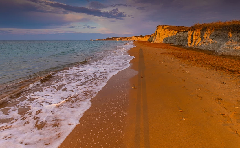 Σε ποιο ελληνικό νησί βρίσκεται μία από τις πιο παράξενες παραλίες του κόσμου - ΦΩΤΟ