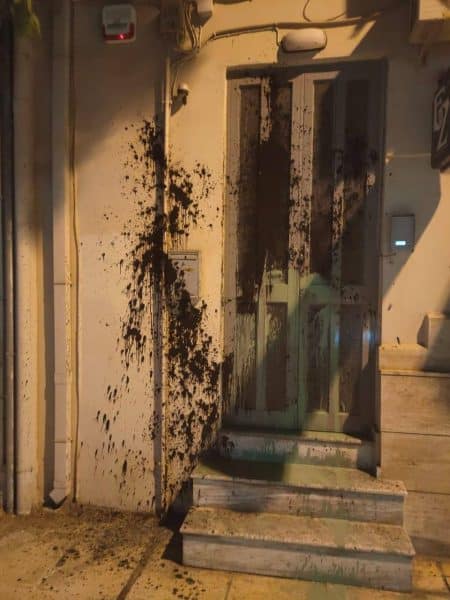 Οικονόμου: «Θρασύδειλοι τραμπούκοι επιτέθηκαν στο σπίτι του υφυπουργού Νικόλα Γιατρομανωλάκη» - ΦΩΤΟ