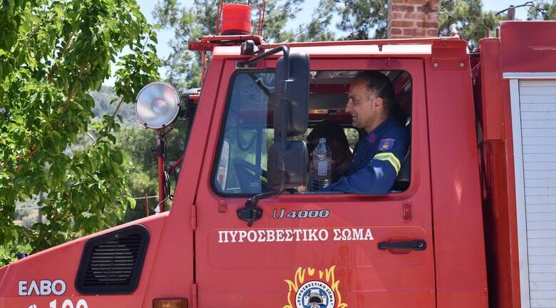 Λέσβος: Υπό έλεγχο η φωτιά σε δασική έκταση - Ισχυρές δυνάμεις της Πυροσβεστικής