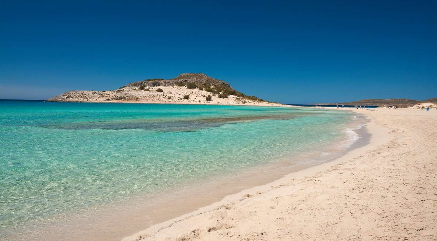 Γιατί το φετινό καλοκαίρι ψηφίζουμε Πελοπόννησο; 9+1 παραλίες ασύγκριτης ομορφιάς (βίντεο)