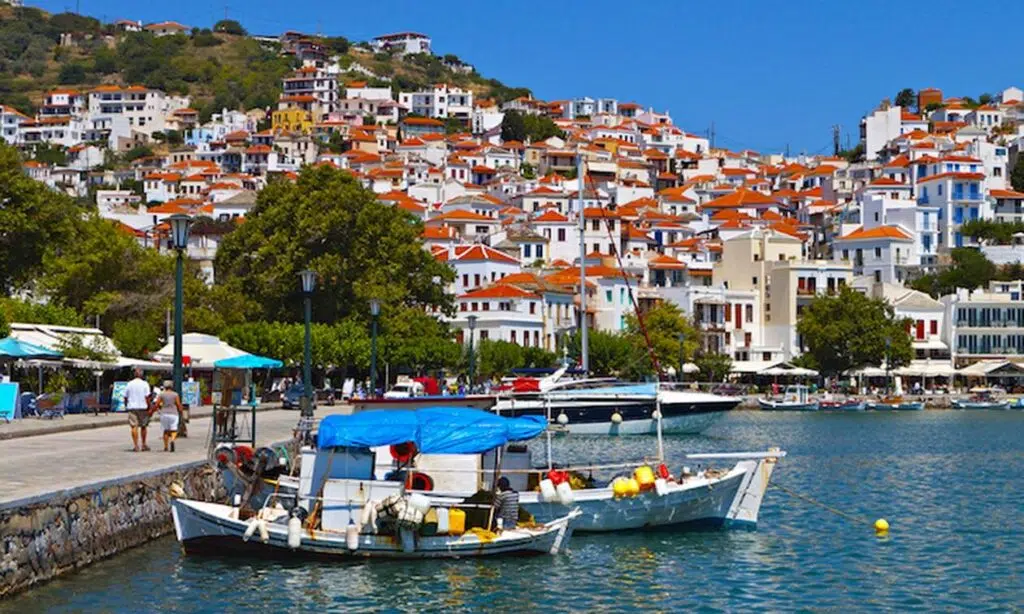 Travelbook.de: Ποιο ελληνικό νησί είναι ανάμεσα στα 9 αυθεντικά νησιά της Μεσογείου
