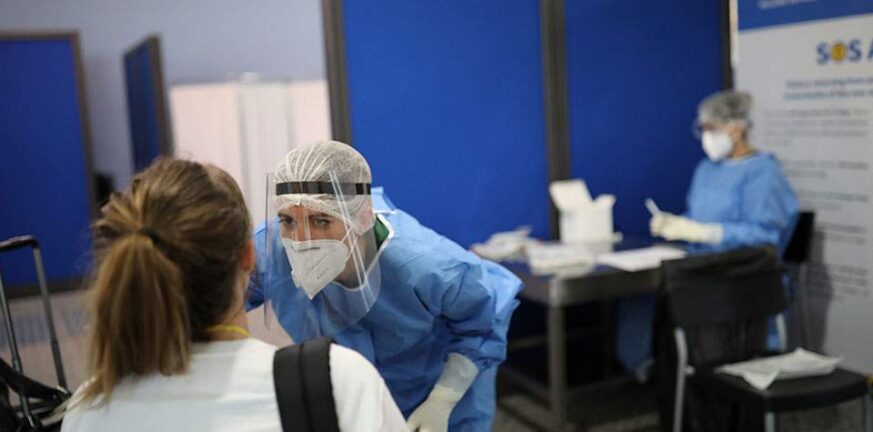 Κορονοϊός: 65 θάνατοι την τελευταία εβδομάδα, αυξημένοι οι δείκτες της γρίπης