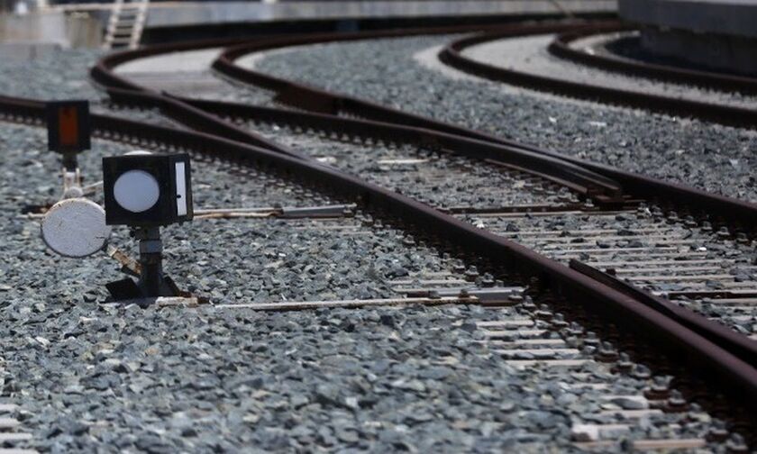 Τρίκαλα: Γνωστός δικηγόρος ο 50χρονος που παρασύρθηκε από τρένο – Πώς έγινε το δυστύχημα