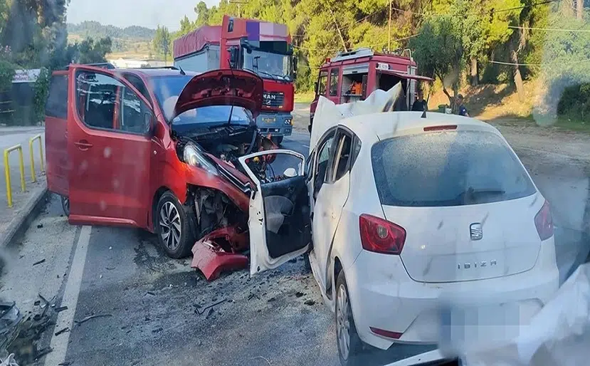 Φωτογραφίες – σοκ από τροχαίο δυστύχημα στη Χαλκιδική: Ένας νεκρός και επτά τραυματίες