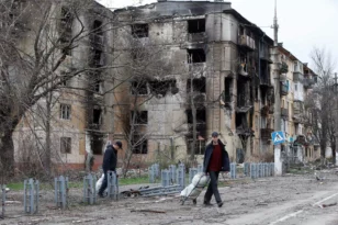 Ζελένσκι: Στοχευμένη η επίθεση στην πολυκατοικία με τους 21 νεκρούς στην Οδησσό ΒΙΝΤΕΟ
