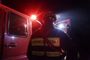  Άγιος Δημήτριος: Ξέσπασε φωτιά σε ξυλουργείο - Δεν υπάρχουν αναφορές για εγκλωβισμένους