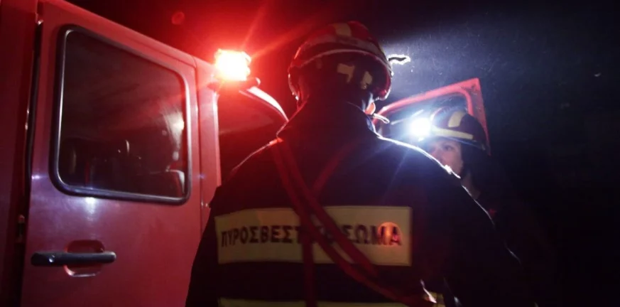  Άγιος Δημήτριος: Ξέσπασε φωτιά σε ξυλουργείο - Δεν υπάρχουν αναφορές για εγκλωβισμένους