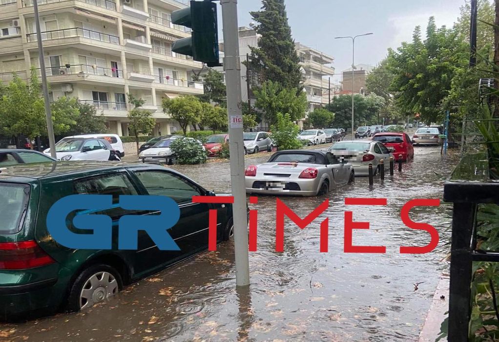 Σαρώνουν τη Θεσσαλονίκη οι κεραυνοί - Σφοδρή κακοκαιρία με βροχοπτώσεις, χαλάζι και αστραπές ΦΩΤΟ - ΒΙΝΤΕΟ