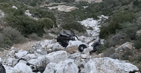 Κρήτη: Έπεσε σε γκρεμό την ώρα που ξεκλείδωνε το αυτοκίνητο Κρήτη: Έπεσε σε γκρεμό την ώρα που ξεκλείδωνε το αυτοκίνητο