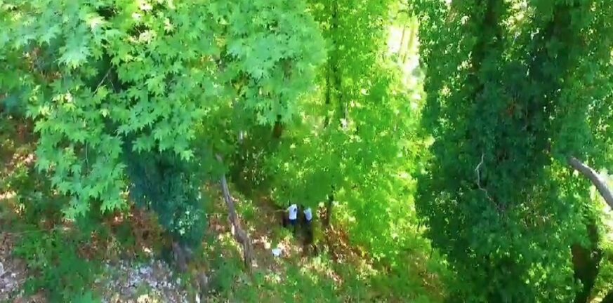 Τρίκαλα: Ηλικιωμένος κρατούσε για 24 ώρες ένα κλαδί ώστε να μη πέσει στον γκρεμό Τρίκαλα: Ηλικιωμένος κρατούσε για 24 ώρες ένα κλαδί ώστε να μη πέσει στον γκρεμό